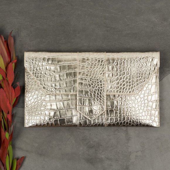 NWT JJ Winters Nikki Silver Clutch - Picture 3 of 11